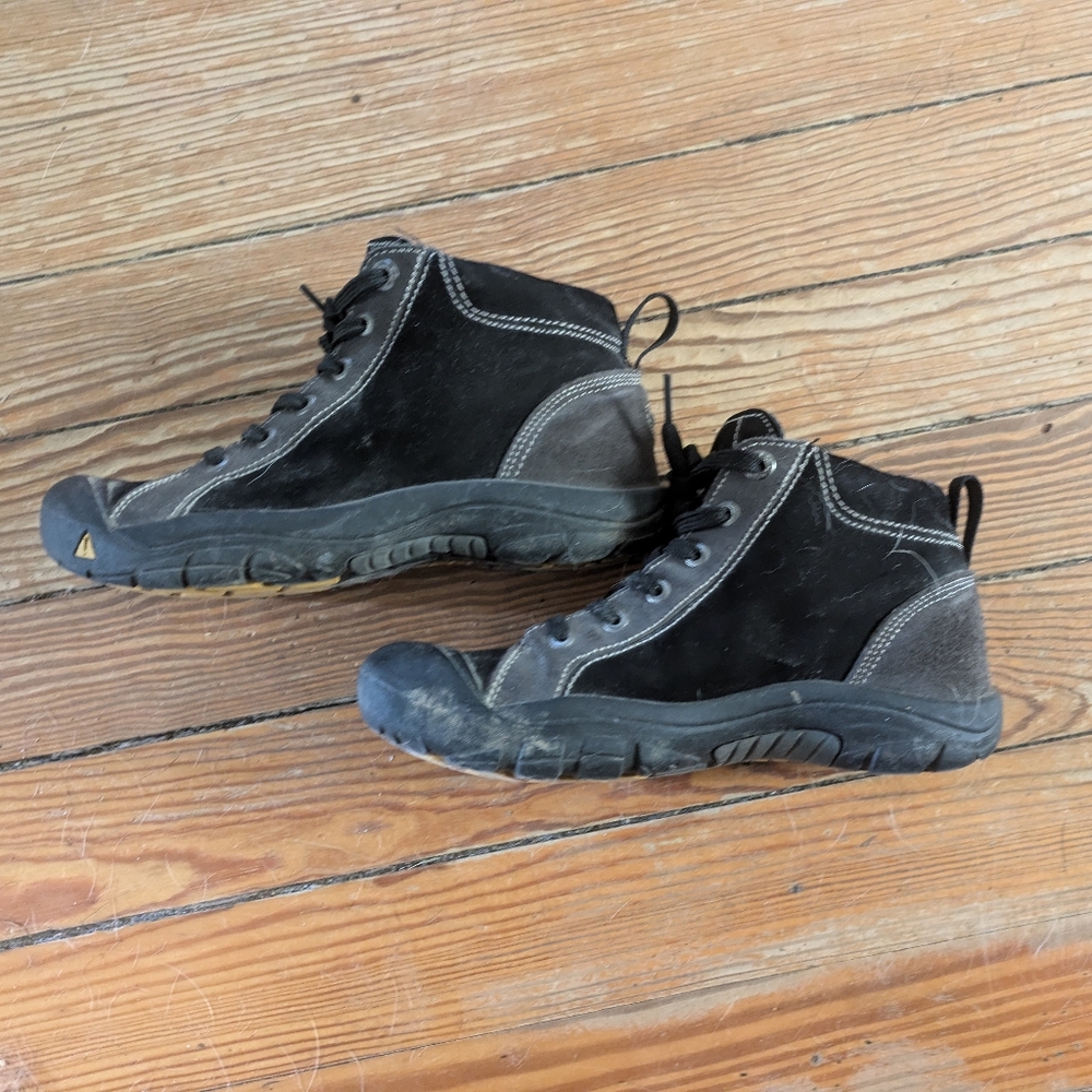 Kids Keen boots